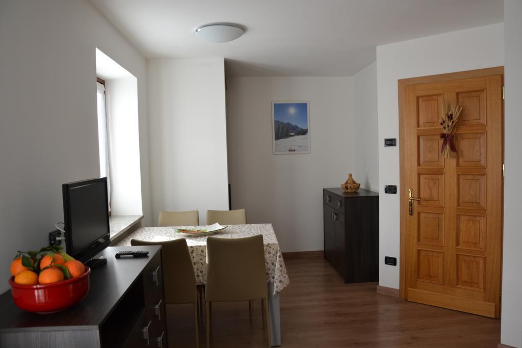 Casa Olivati Apartment Pellizzano Room photo