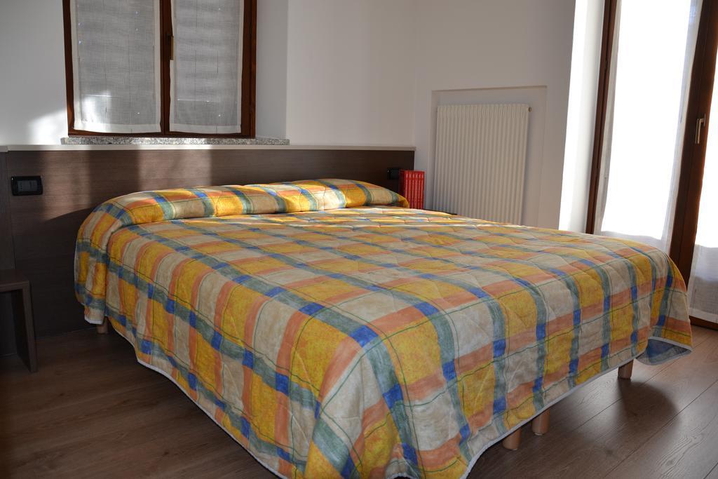 Casa Olivati Apartment Pellizzano Room photo